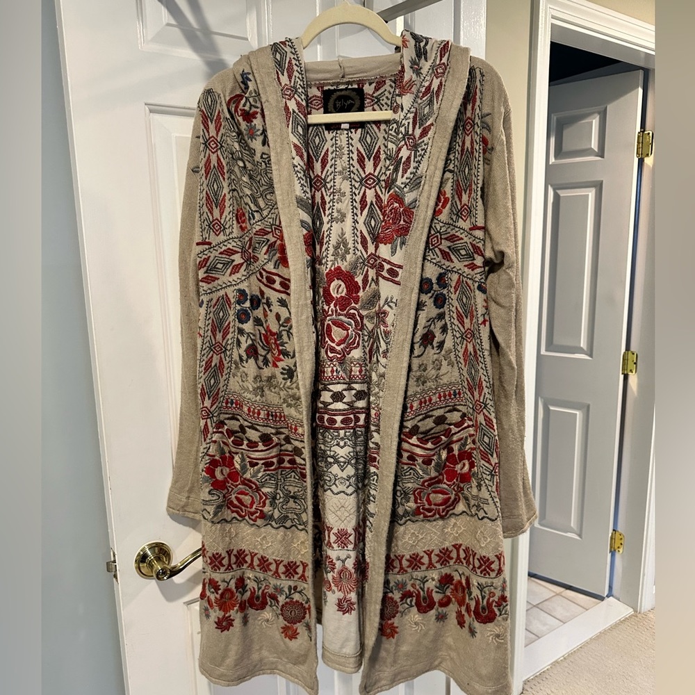 Hooded embroidered cardigan